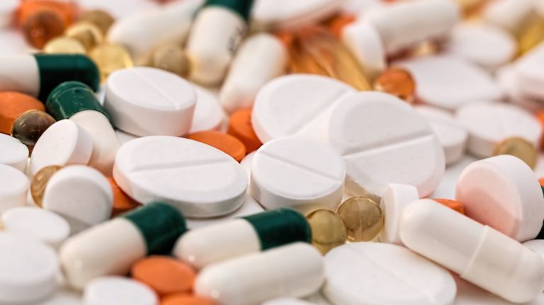 The Difference Between Drugs and Nutritional Supplements