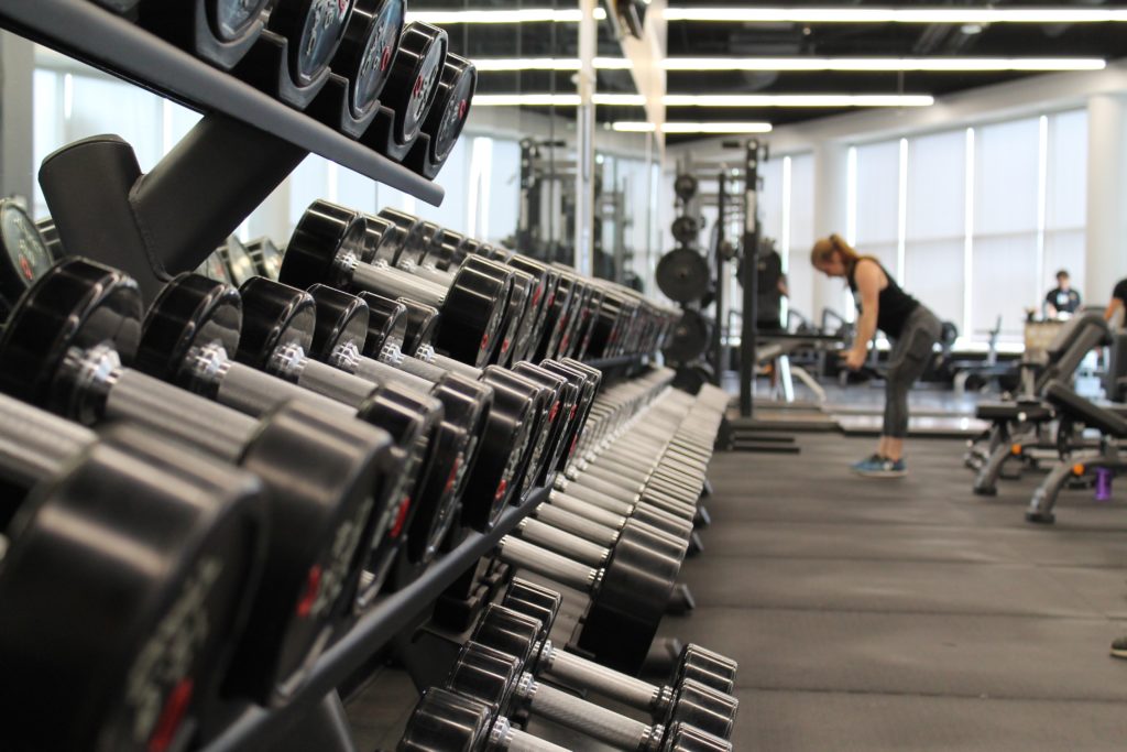 The Idea about getting involved with a fitness program for the first time, specially after years of sedentary behavior can be difficult.